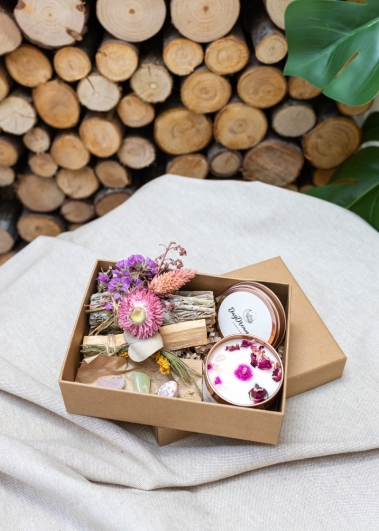 Love & Healing Manifestation Box